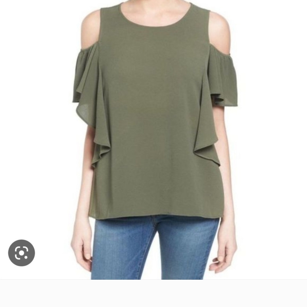 Bobeau Green Flutter Sleeve Ruffled Blouse